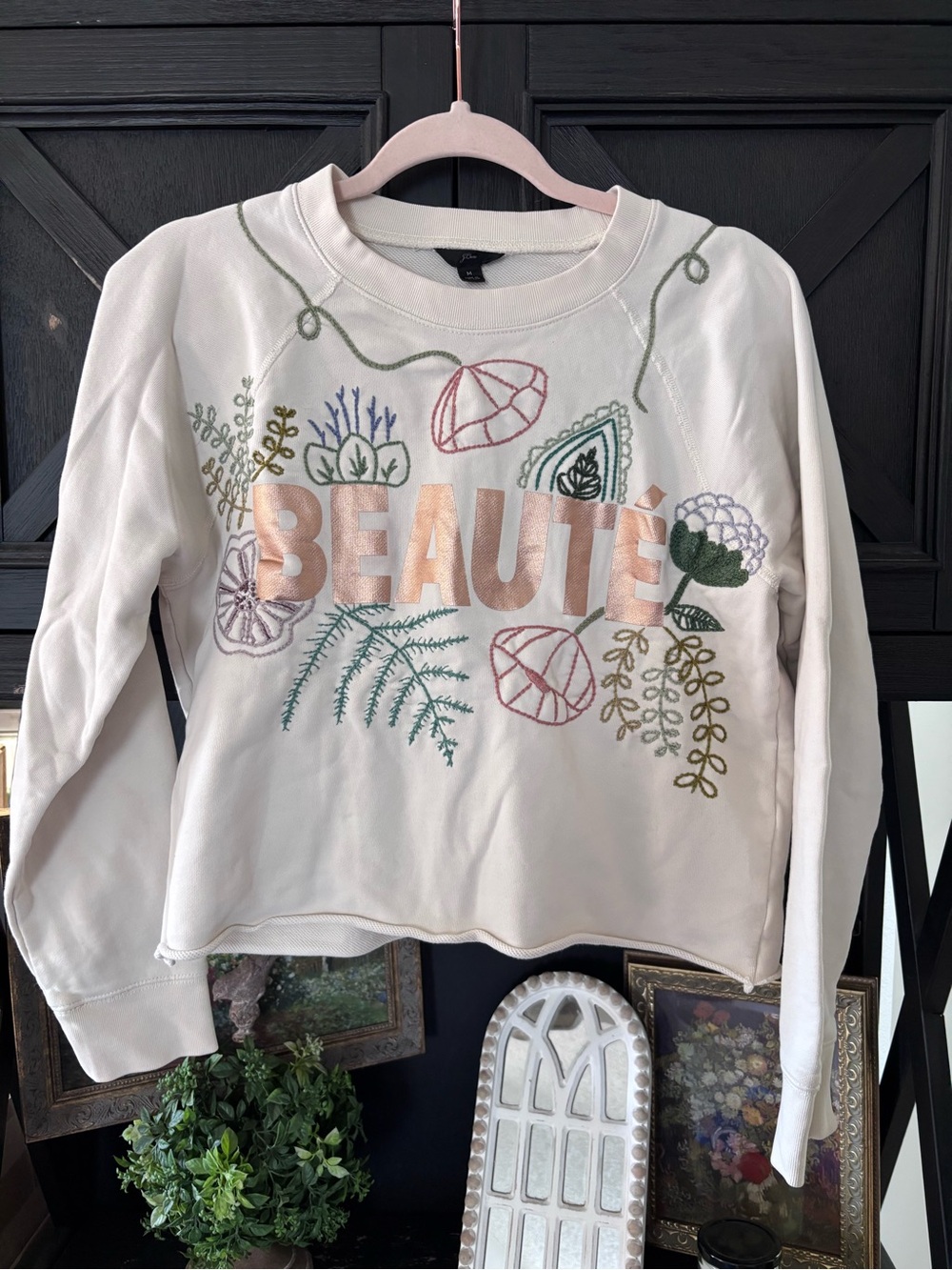 J crew BEAUTE pullover crew neck custom embroidered florals Size M